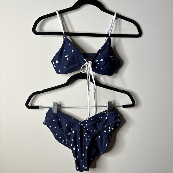 One One Star Print Bikini Swimsuit Set 2 Piece Cheeky Navy Blue - Picture 1 of 5